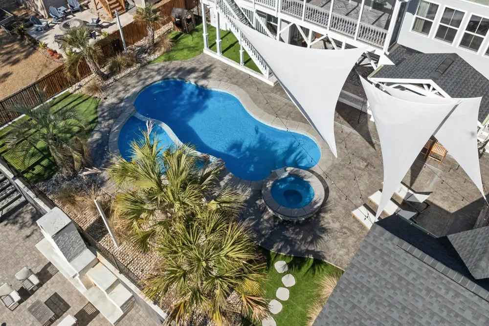 Fiberglass vs Concrete Pool