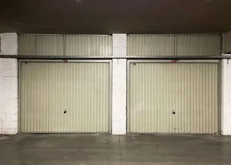 Insulated vs Non-Insulated Garage Door - Insulated Garage Door Cost vs Non-Insulated Florida