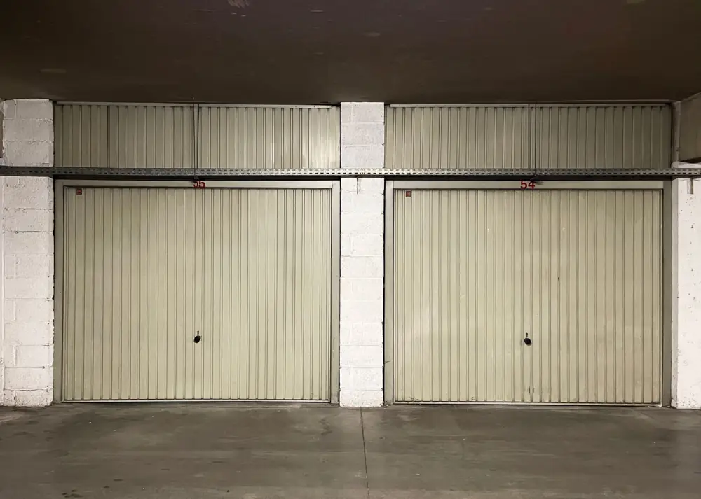 Insulated vs Non-Insulated Garage Door - Insulated Garage Door Cost vs Non-Insulated Florida