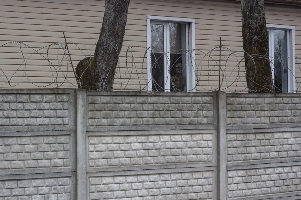 Modular Concrete Fence Wall