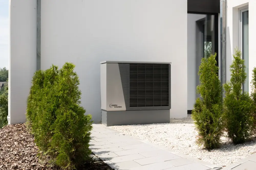 Pool Heat Pump vs Solar Heating